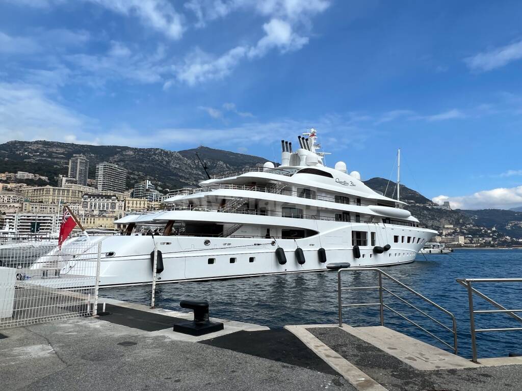 quantum blue yacht