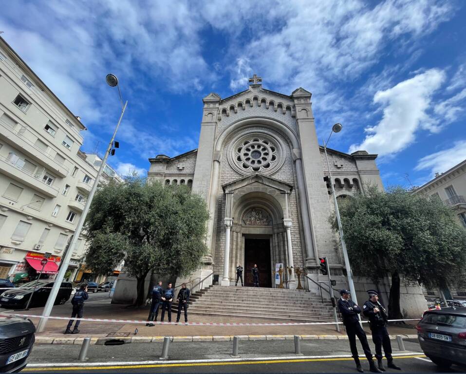 attacco coltello chiesa Nizza 