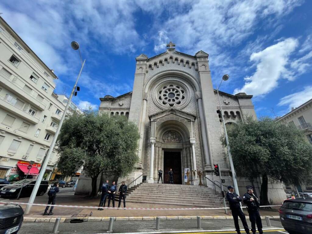 attacco coltello chiesa Nizza 