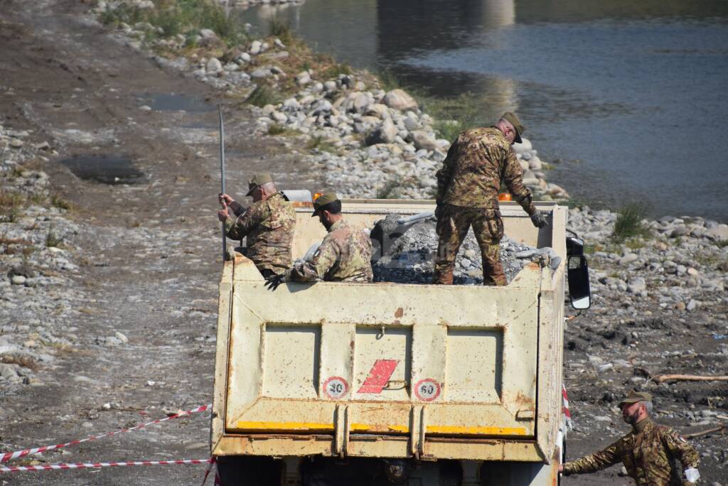 Bomba torrente Argentina sopralluogo artificieri 