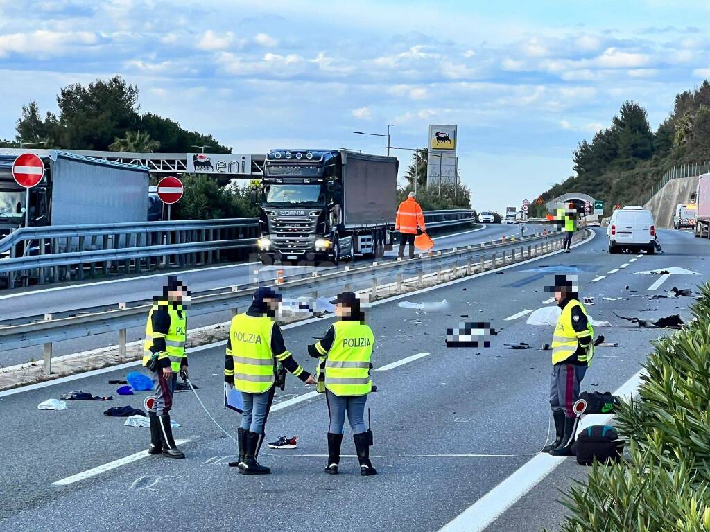 mortale migranti autostrada