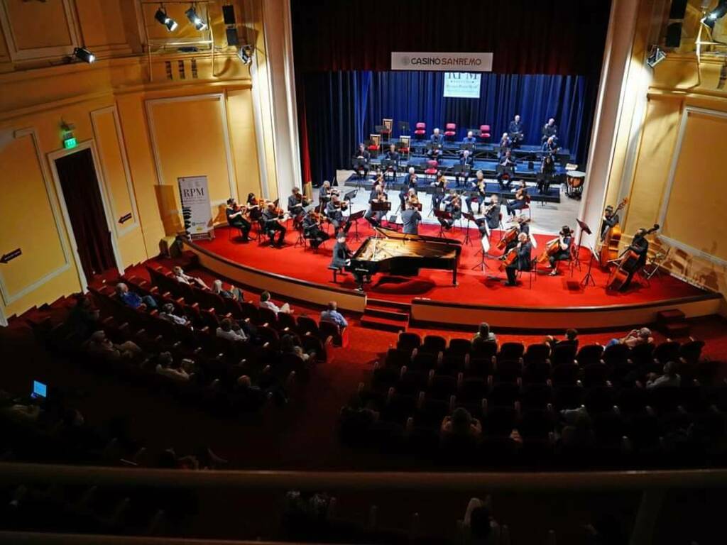 orchestra sinfonica e Vladislav Khandohi