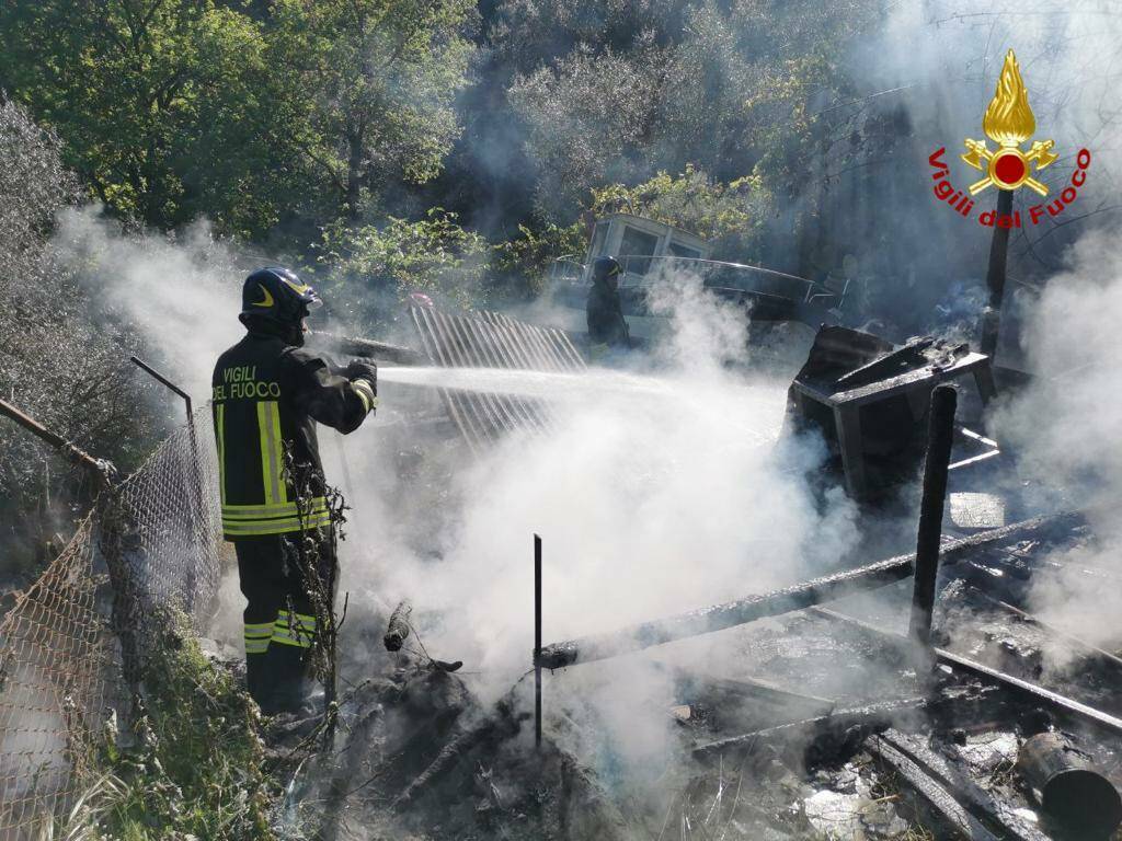 San Bartolomeo incendio rimessa atrezzi 