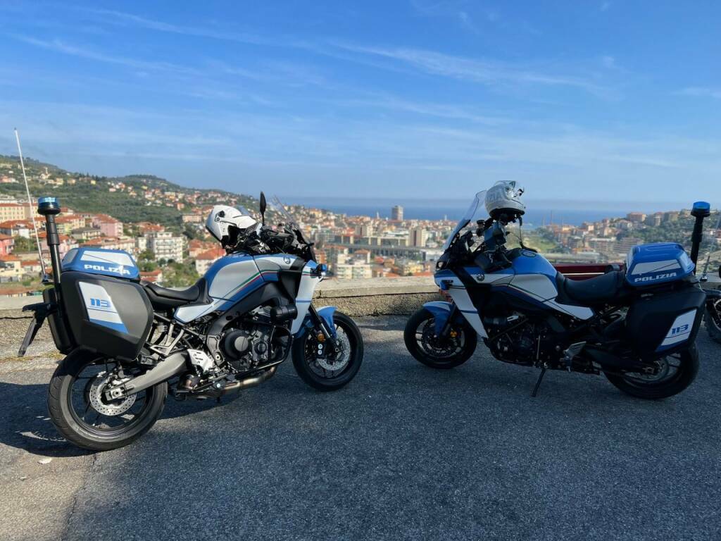 Riviera24- Polizia Imperia moto