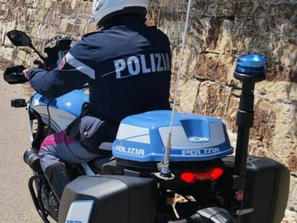 Riviera24- Polizia Imperia moto