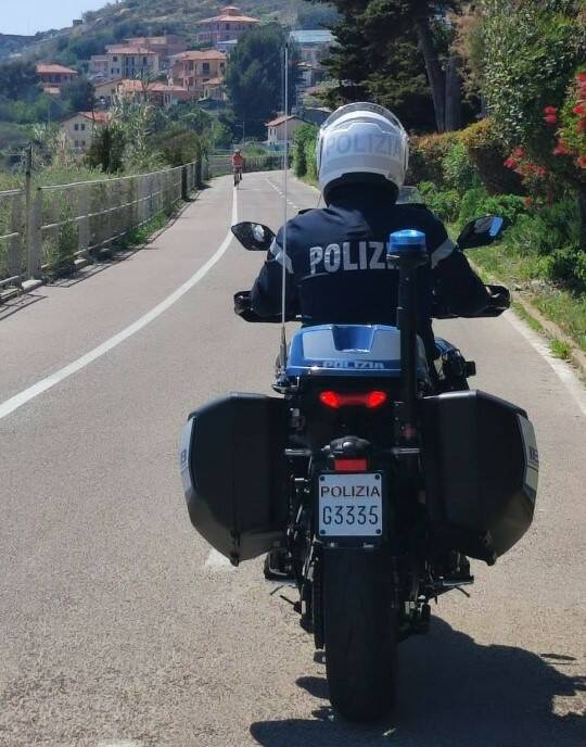 Riviera24- Polizia Imperia moto