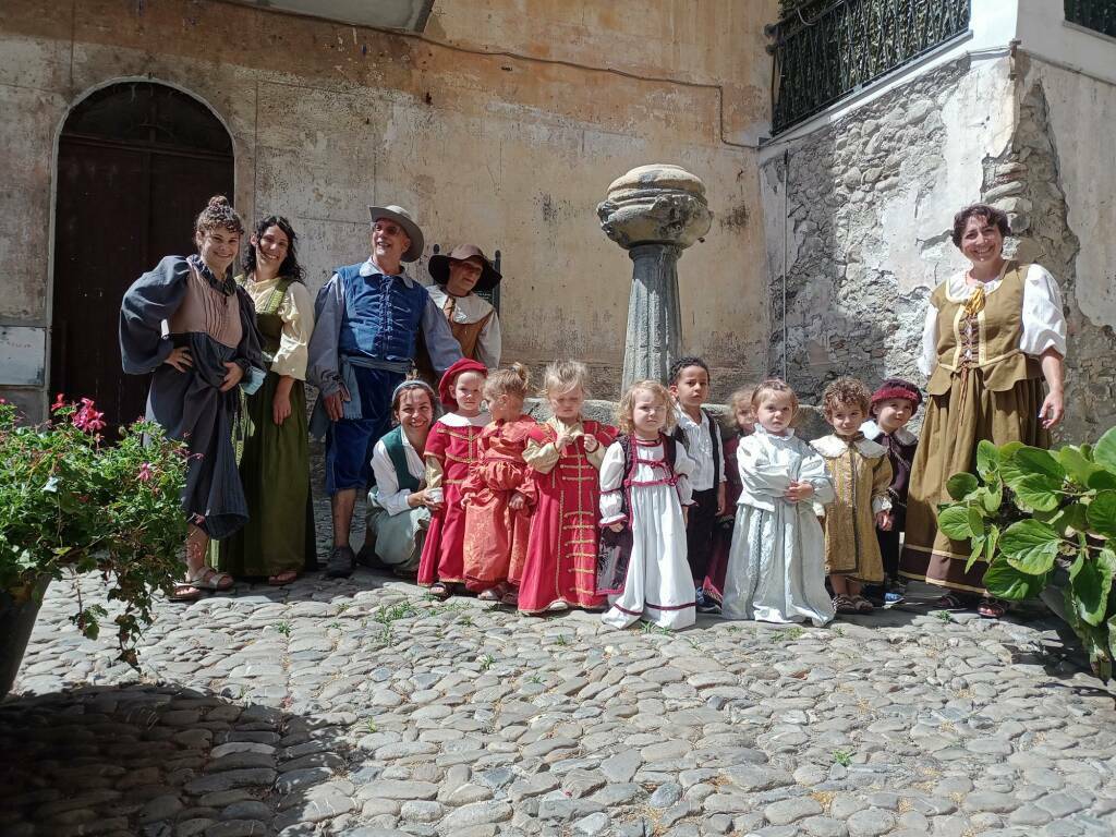 Taggia, i bambini del servizio domiciliare “Le bollecine” rievocano il tradizionale corteo storico