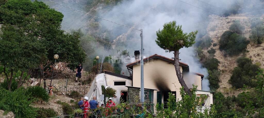 incendio villa ospedaletti 