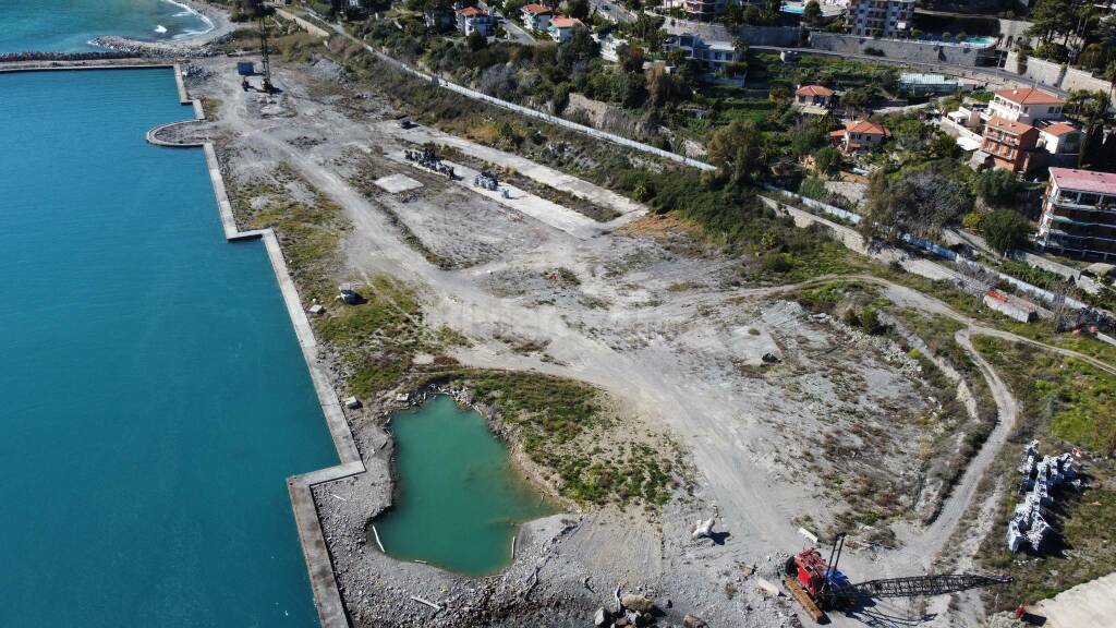 vedute drone ospedaletti baia verde porto ciclabile piazzale al mare spiagge