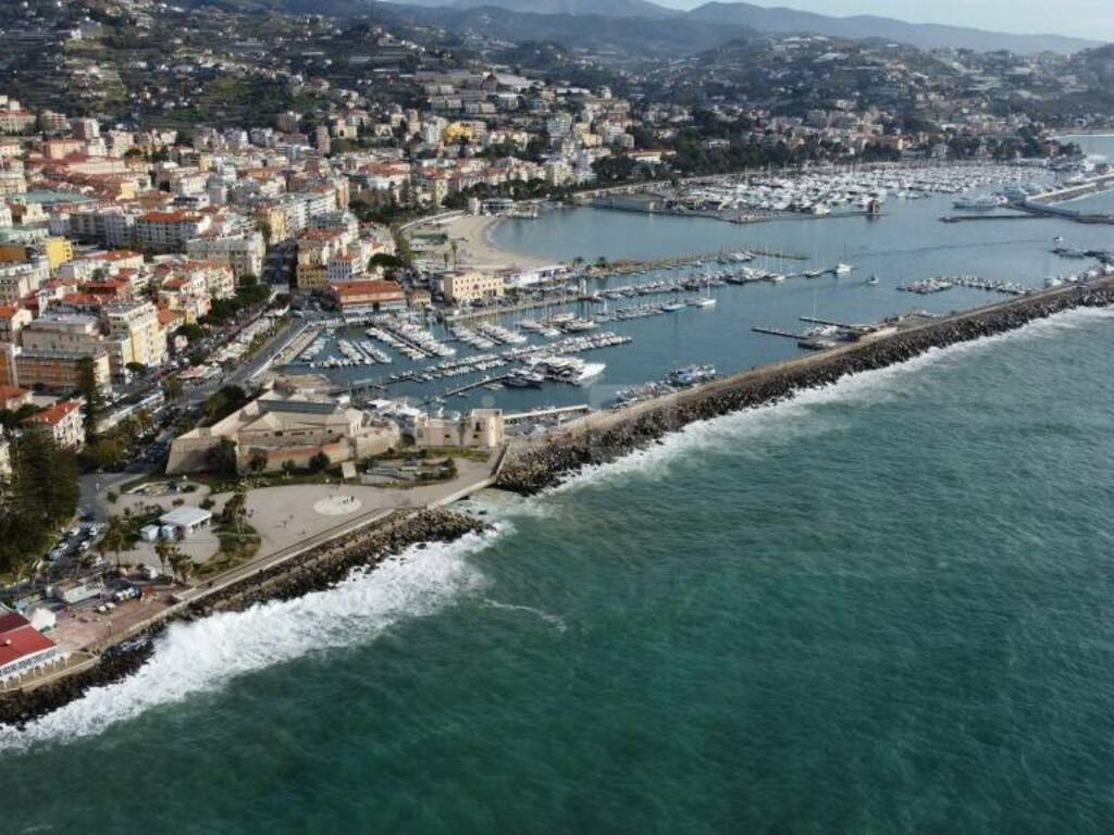 vedute sanremo drone porto porti pian di nave living garden