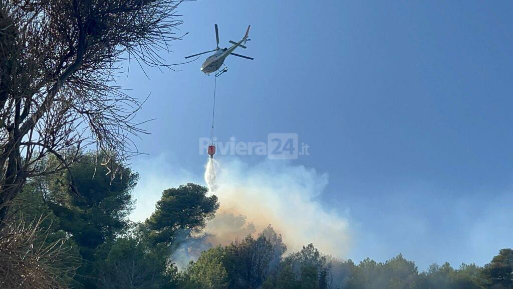 Incendio Montenero elicottero