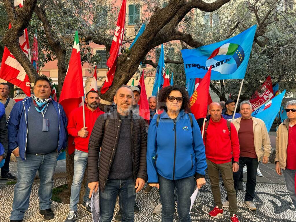 Imperia, manifestazione della CGIL e UIL